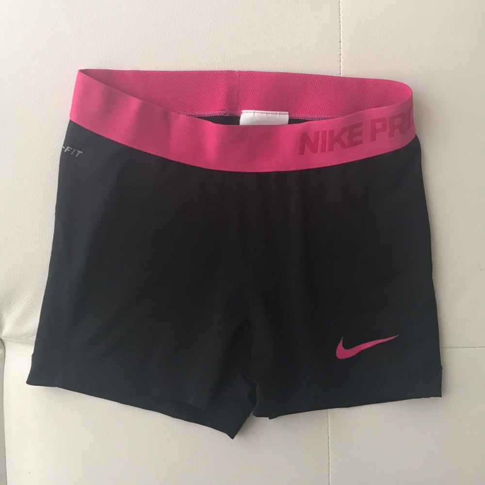 Nike Pro Dry Fit Short with pink detail